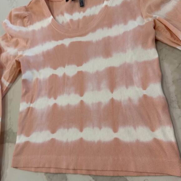 DKNY Long Sleeve Pink Tie-Dye Ribbed Top Women's Small Scoop Neck Smocked Cuffs - Picture 4 of 7